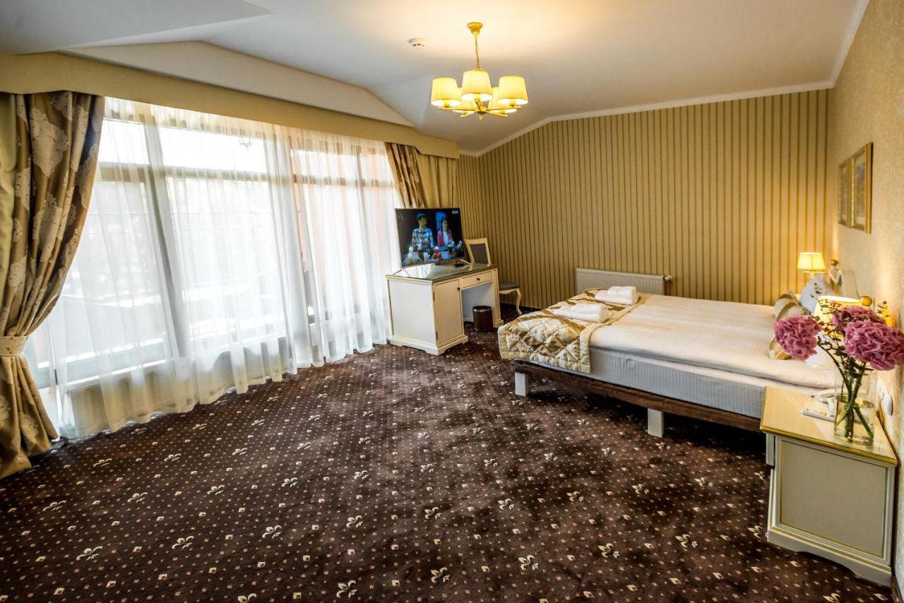 Fenix Town Hotel Виниця Екстериор снимка