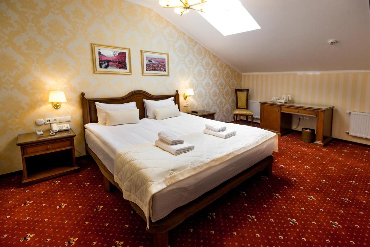 Fenix Town Hotel Виниця Екстериор снимка