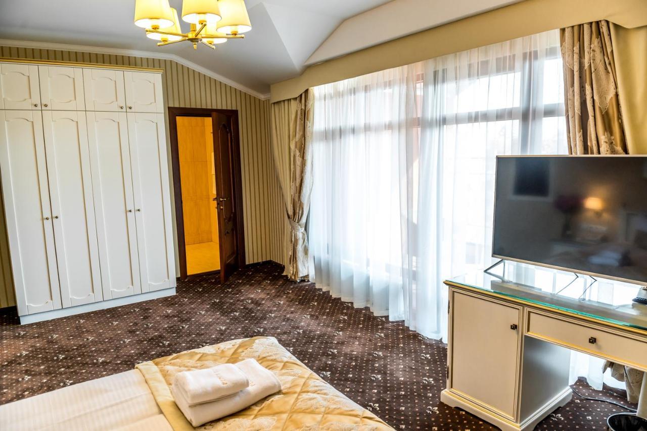 Fenix Town Hotel Виниця Екстериор снимка