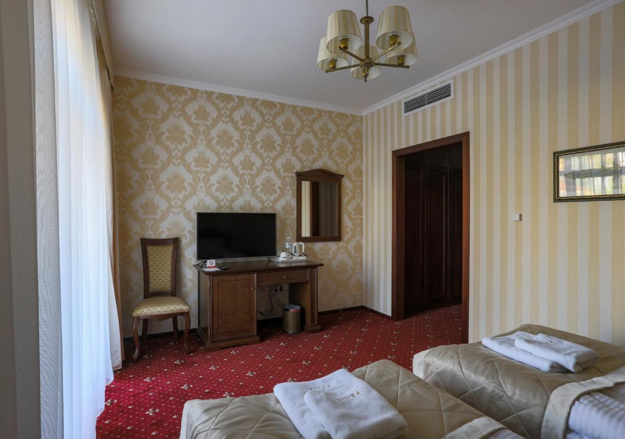 Fenix Town Hotel Виниця Екстериор снимка
