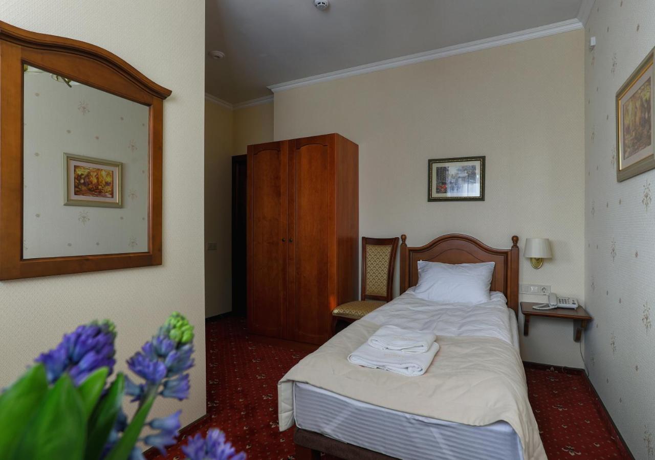 Fenix Town Hotel Виниця Екстериор снимка