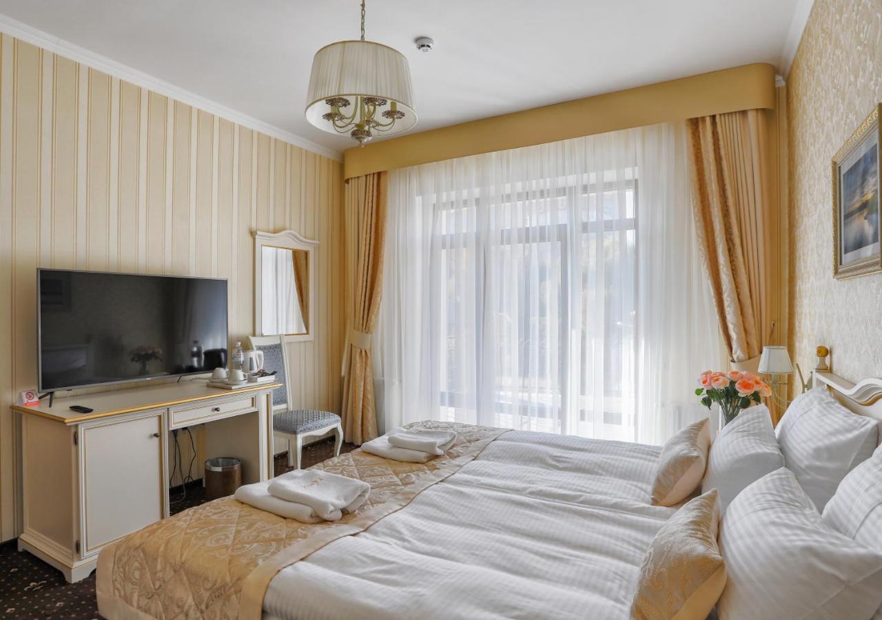 Fenix Town Hotel Виниця Екстериор снимка