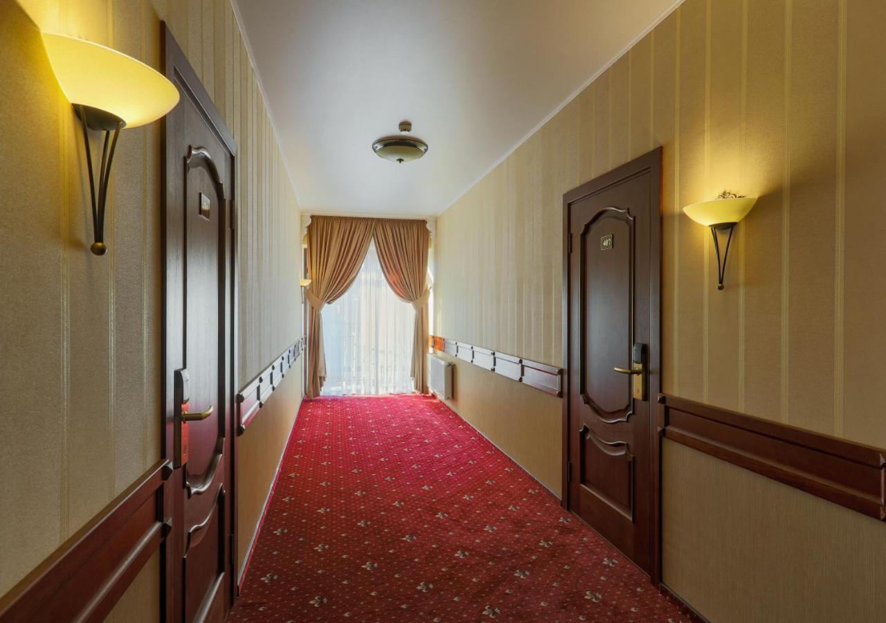 Fenix Town Hotel Виниця Екстериор снимка