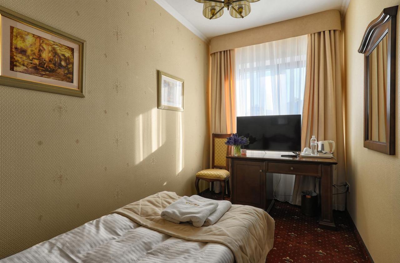 Fenix Town Hotel Виниця Екстериор снимка