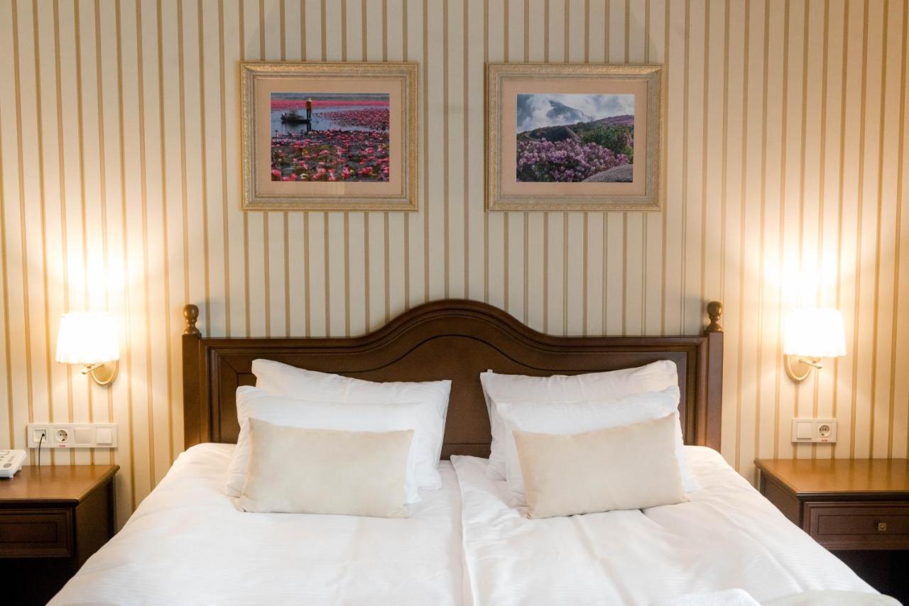 Fenix Town Hotel Виниця Екстериор снимка